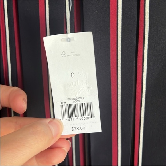 ✨ BANANA REPUBLIC Pleated Stripe Skirt – Size 0 – NWT ✨ - Picture 4 of 4